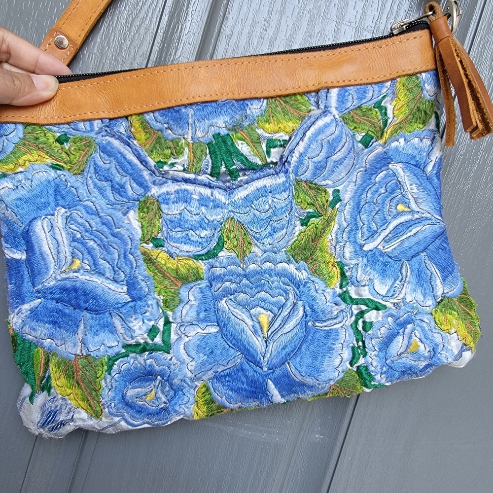 Intrisic Flair Guatemalan Clutch